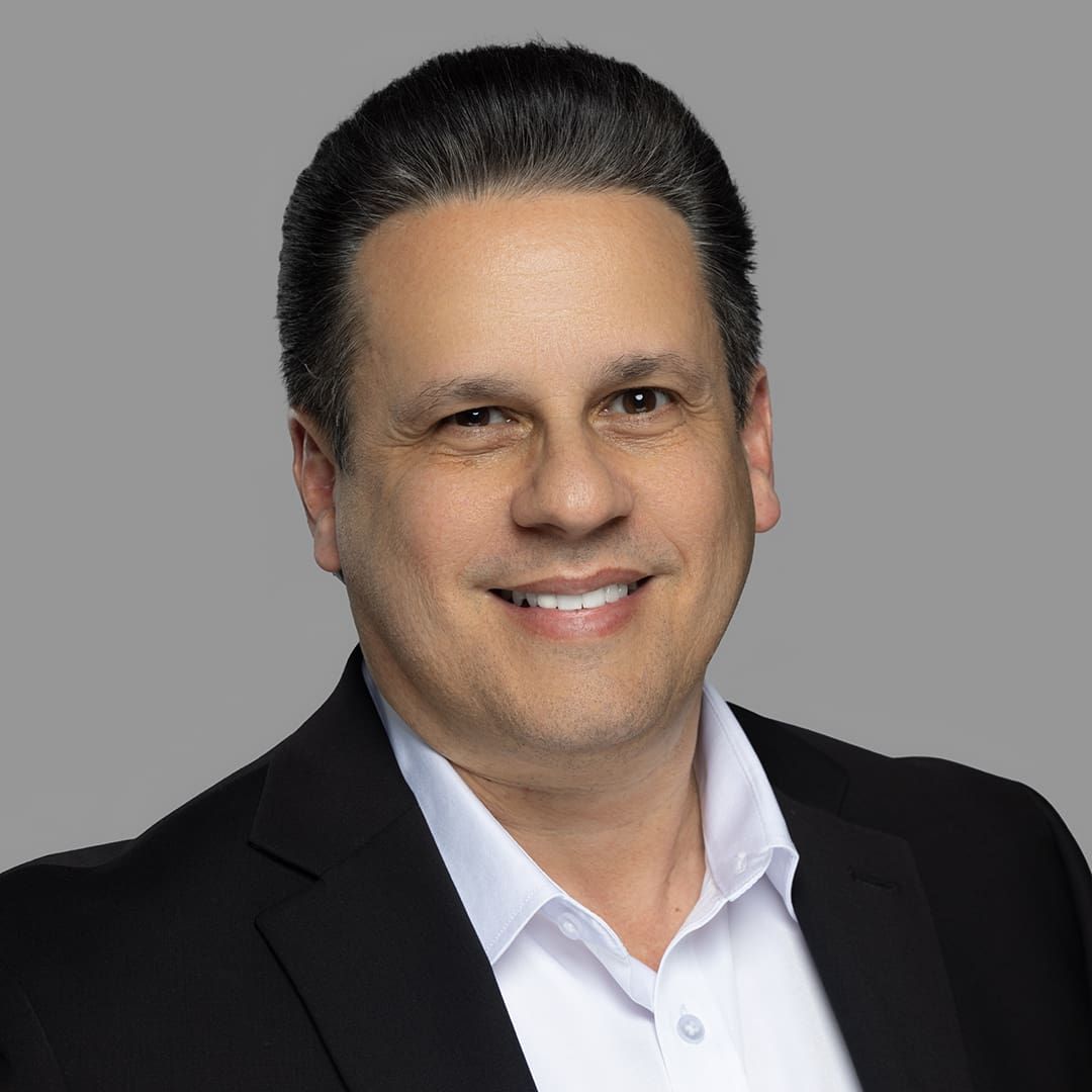 Peter Miret headshot